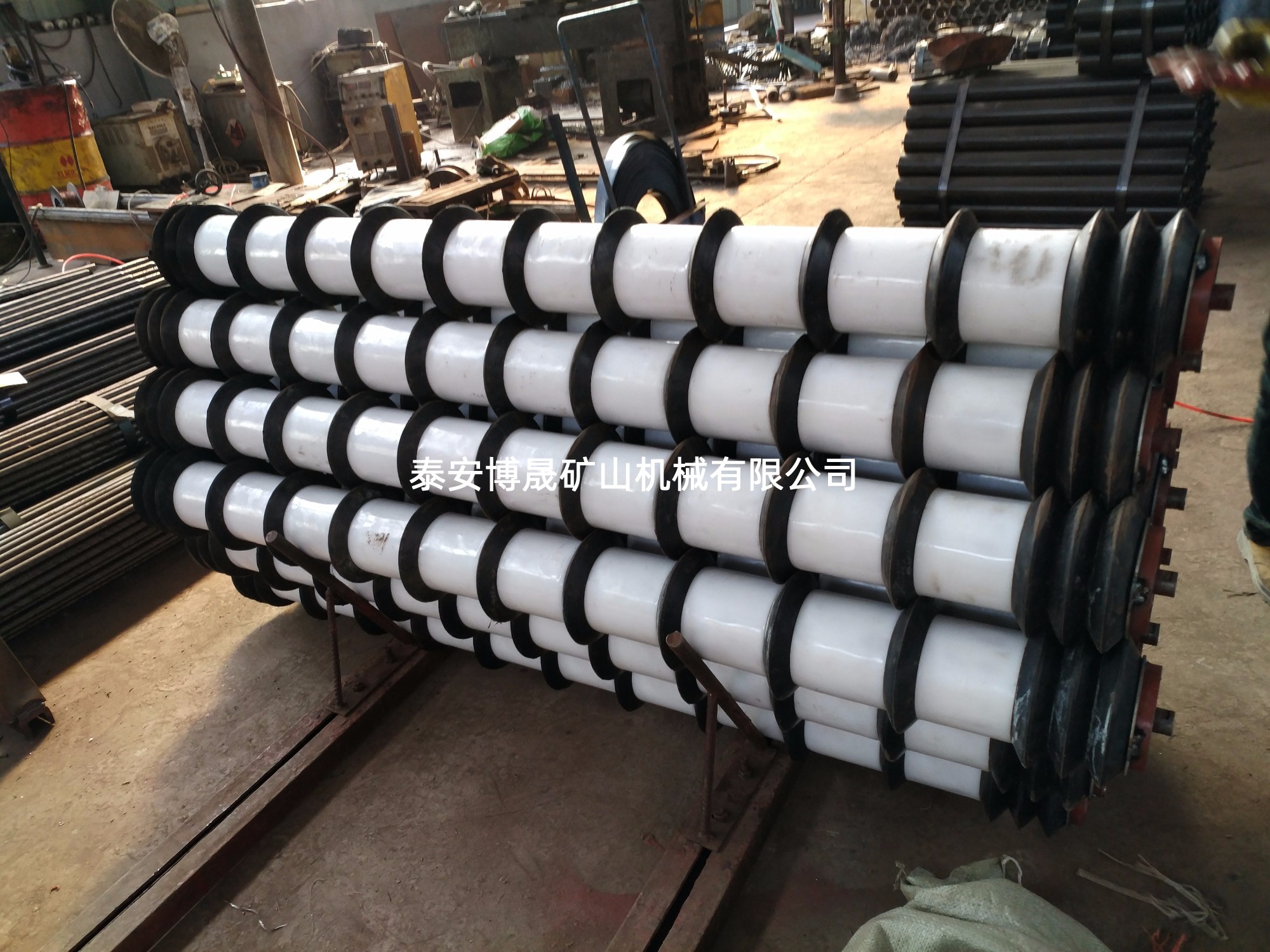 托輥、滾筒、托輥支架-泰安博晟礦山機(jī)械有限公司